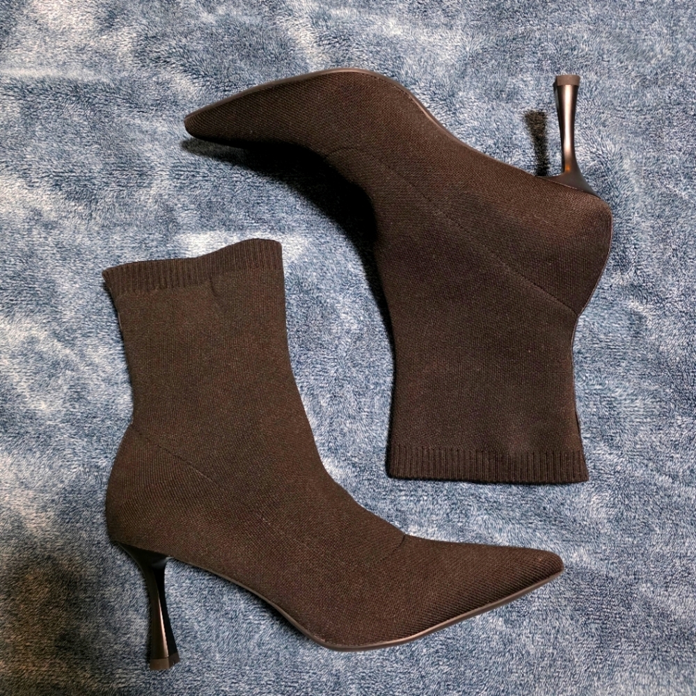 Cosy Island CloudMile Minimalist Pointed Toe Sock Ankle Boots 9.5